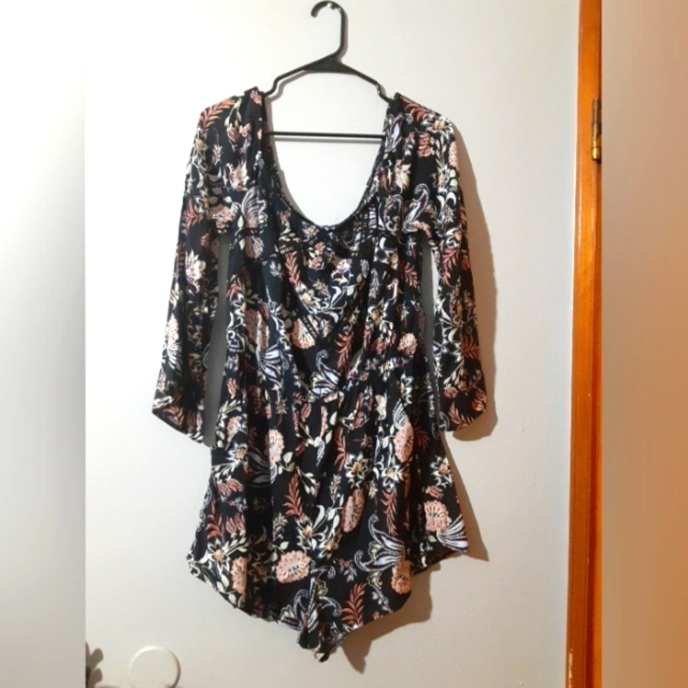 Xhilaration Women's Romper Shorts Long Sleeve Off Shoulders Multicolor Floral 2X